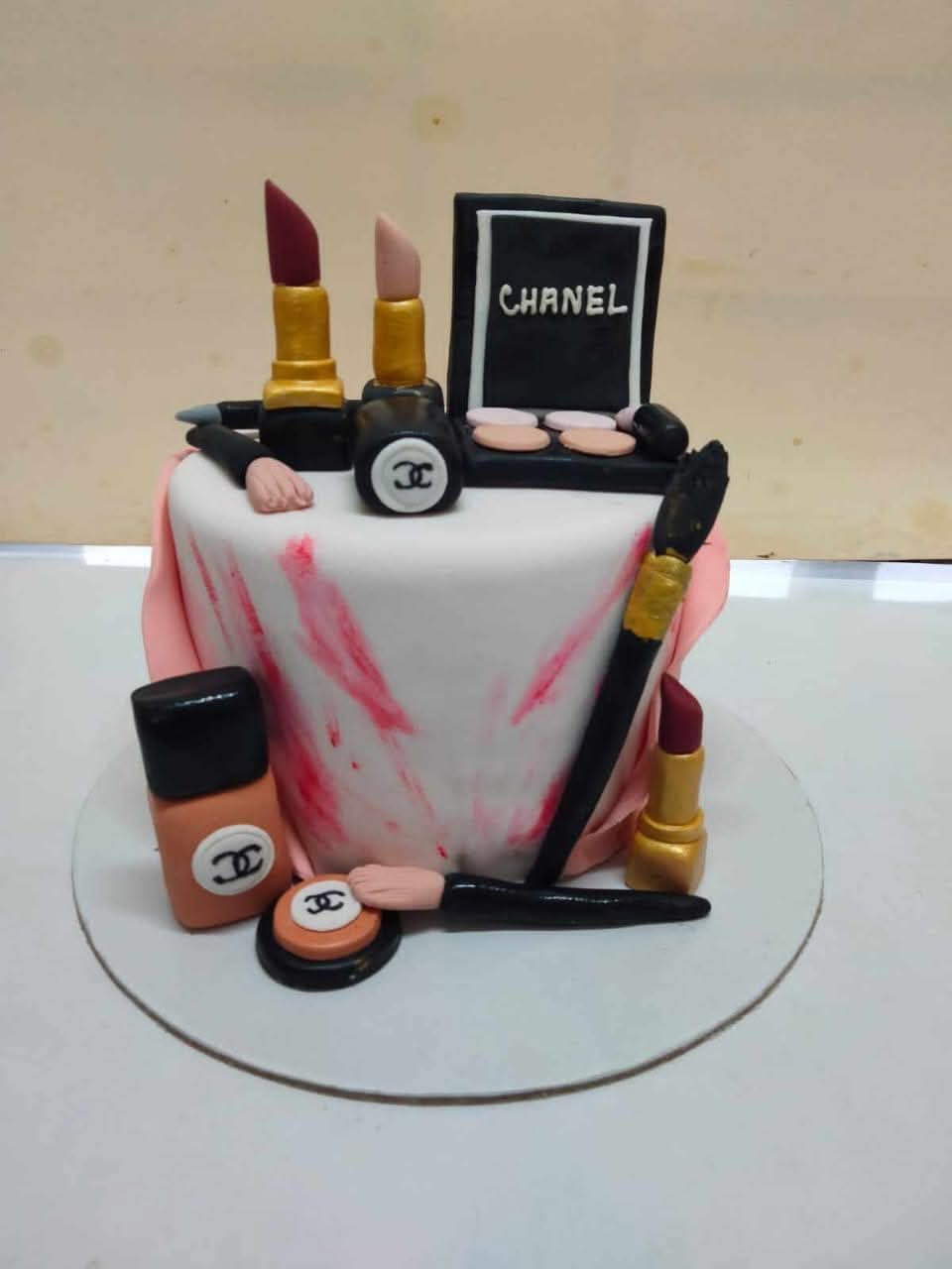 Luxury Makeup Theme Cake